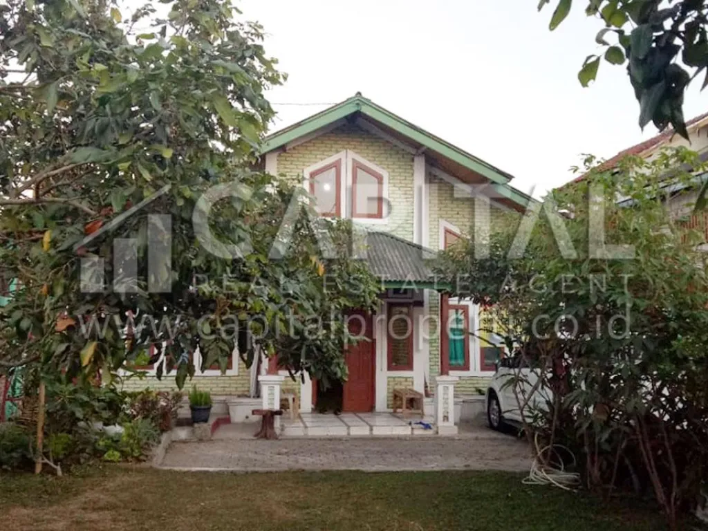 BU cepat! Jual villa 2 lantai di sayap Kolonel Masturi Lembang Bandung | iklanova.com