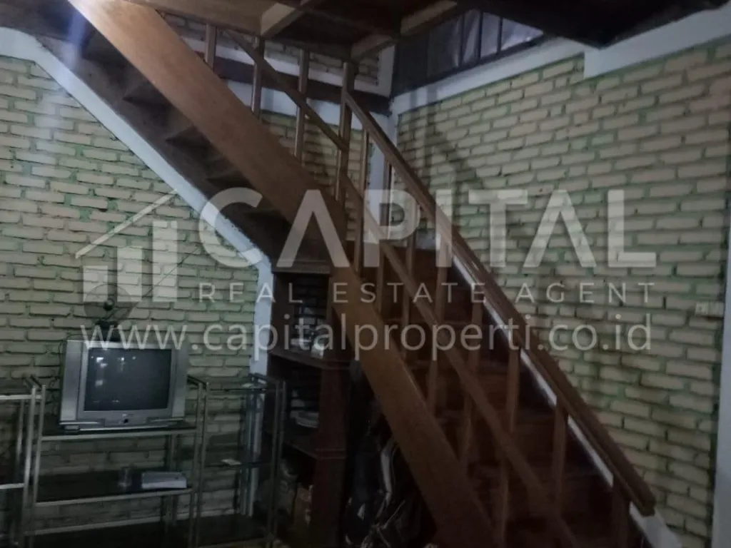 BU cepat! Jual villa 2 lantai di sayap Kolonel Masturi Lembang Bandung | iklanova.com