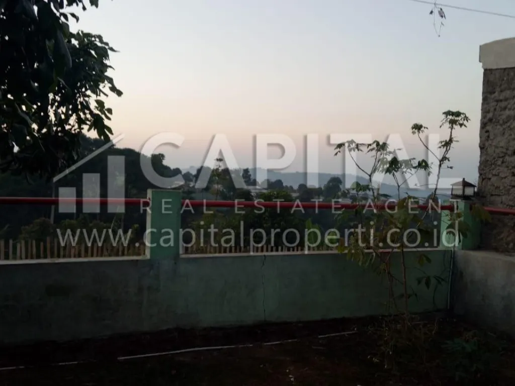 BU cepat! Jual villa 2 lantai di sayap Kolonel Masturi Lembang Bandung | iklanova.com