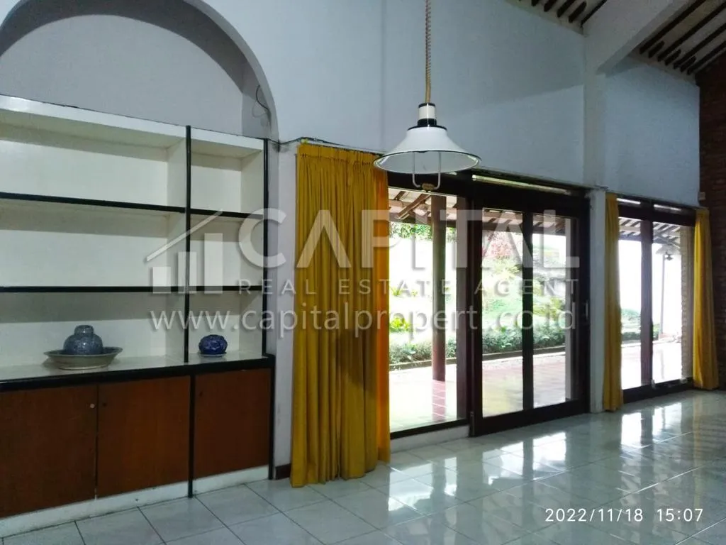 Dibawah NJOP! Jual cepat rumah 2 lantai di Cisitu sayap Dago Bandung Kota | iklanova.com