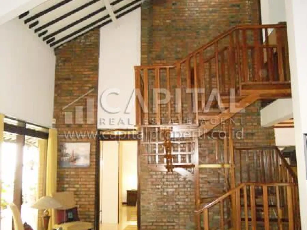 Dibawah NJOP! Jual cepat rumah 2 lantai di Cisitu sayap Dago Bandung Kota | iklanova.com