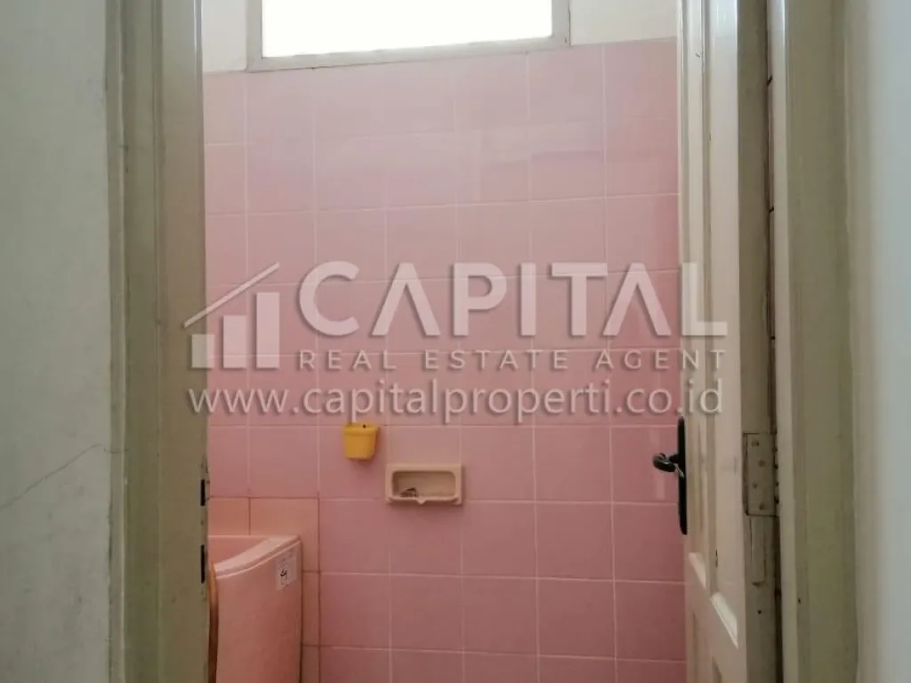 Hitung tanah! Jual rumah 1.5 lantai di Jl. Kapten Tendean Bandung | iklanova.com