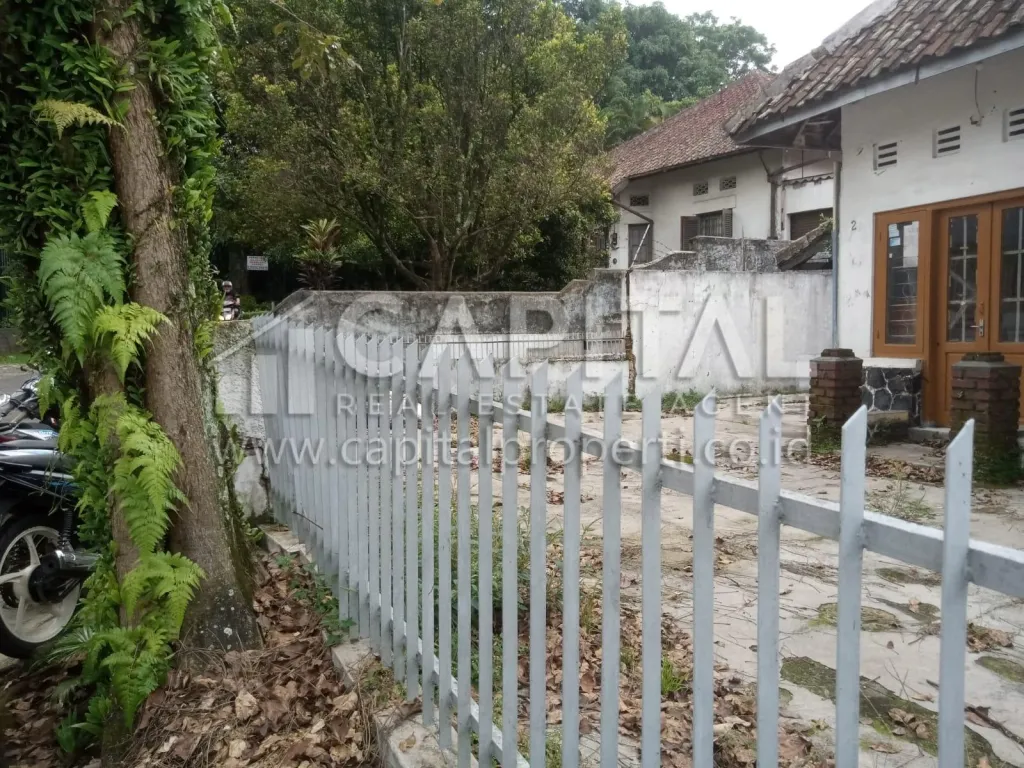 Hitung tanah! Jual rumah di tengah Bandung Kota sayap Cihampelas | iklanova.com