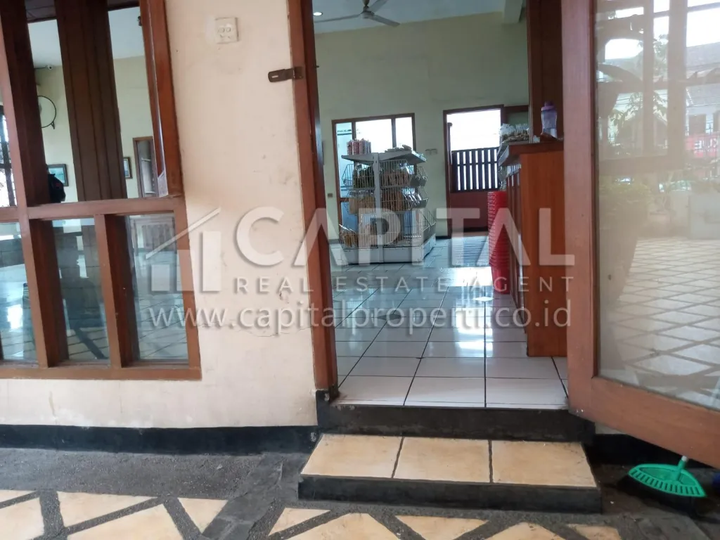 Hitung tanah! Jual rumah usaha di Cihampelas - Setiabudi Bandung | iklanova.com