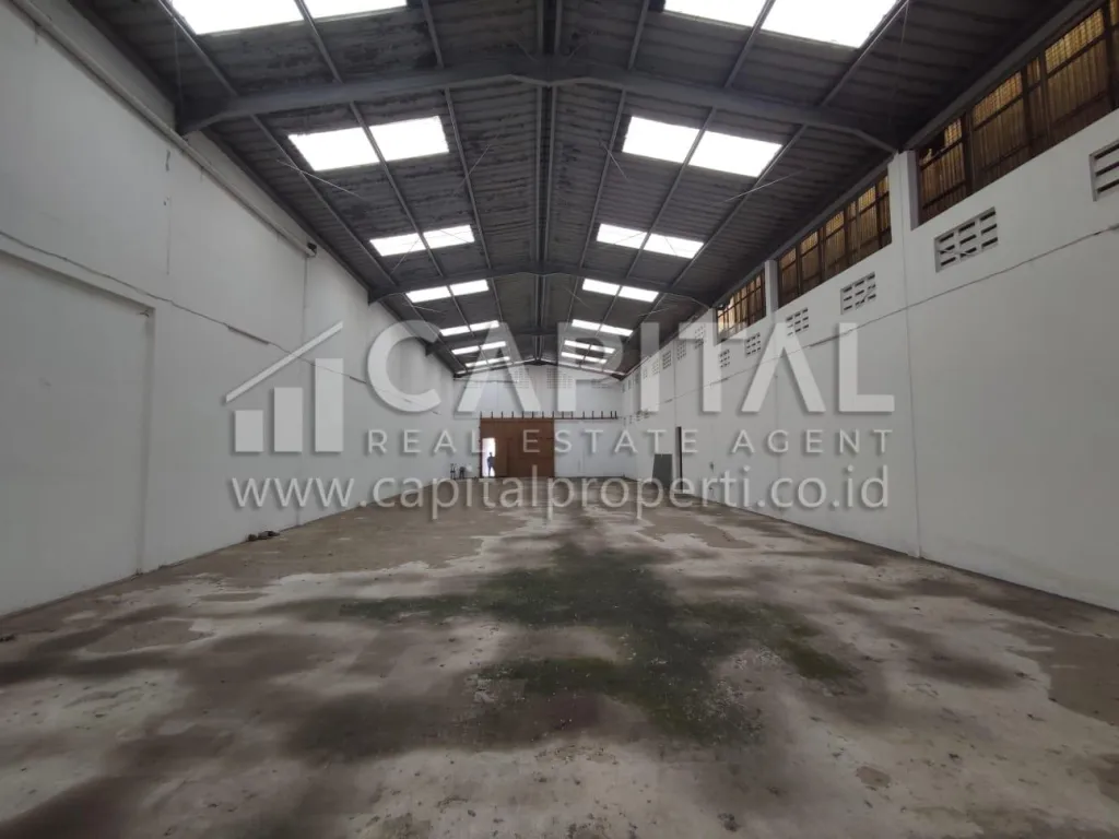 Jual bangunan gudang konstruksi baja di lokasi strategis kawasan industri pusat kota | iklanova.com