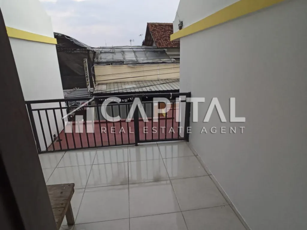 Jual cepat ! Rumah 2 lantai non renovasi di dalam kompleks daerah Padasuka, sayap Suci | iklanova.com