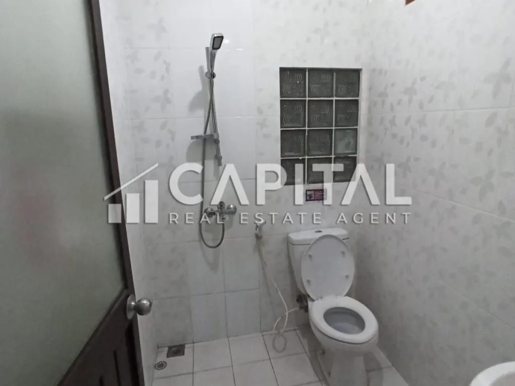 Jual cepat ! Rumah 2 lantai non renovasi di dalam kompleks daerah Padasuka, sayap Suci | iklanova.com