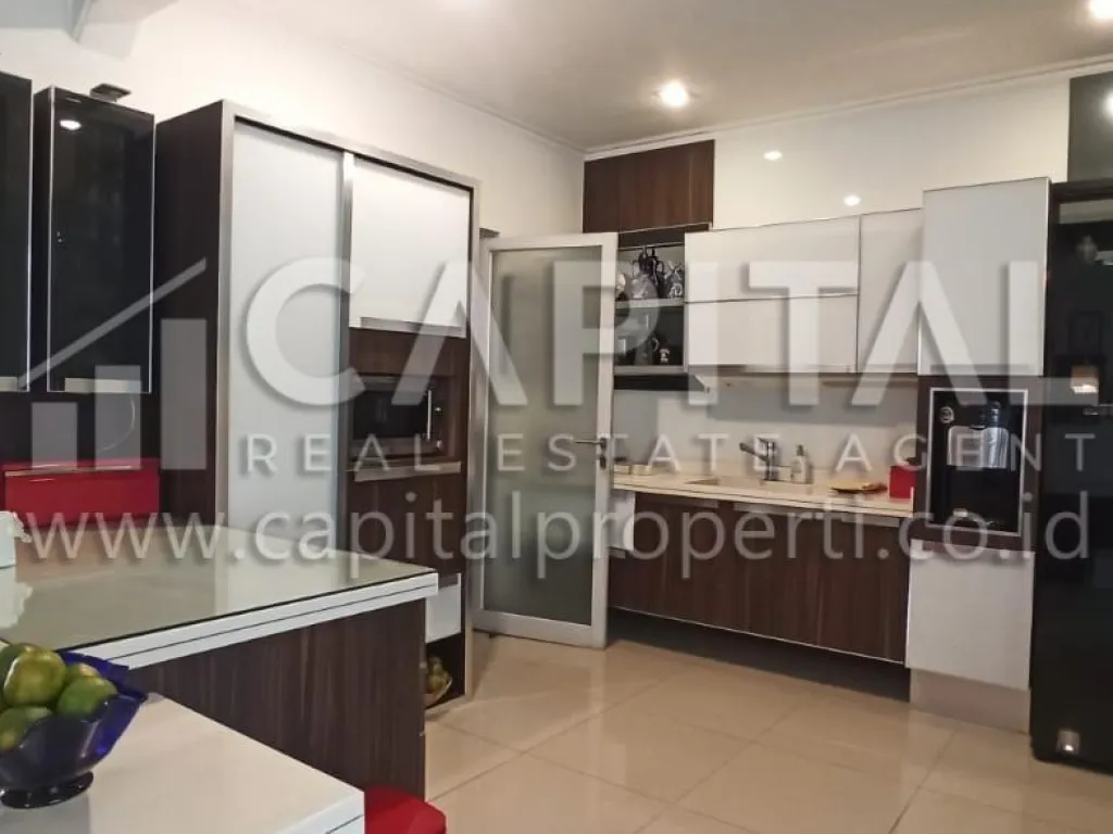 Jual cepat rumah 3 lantai di Setrasari Kulon Bandung Kota | iklanova.com