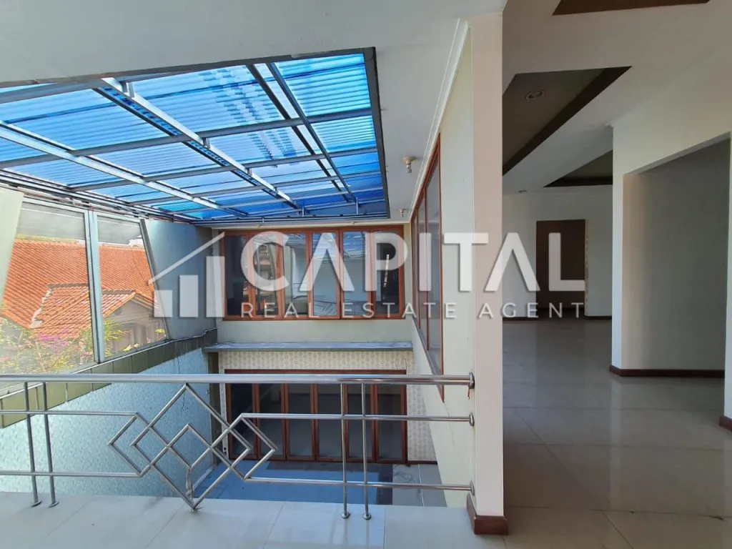 Jual cepat rumah bagus, luas, asri dan siap huni di Buahbatu Bandung | iklanova.com