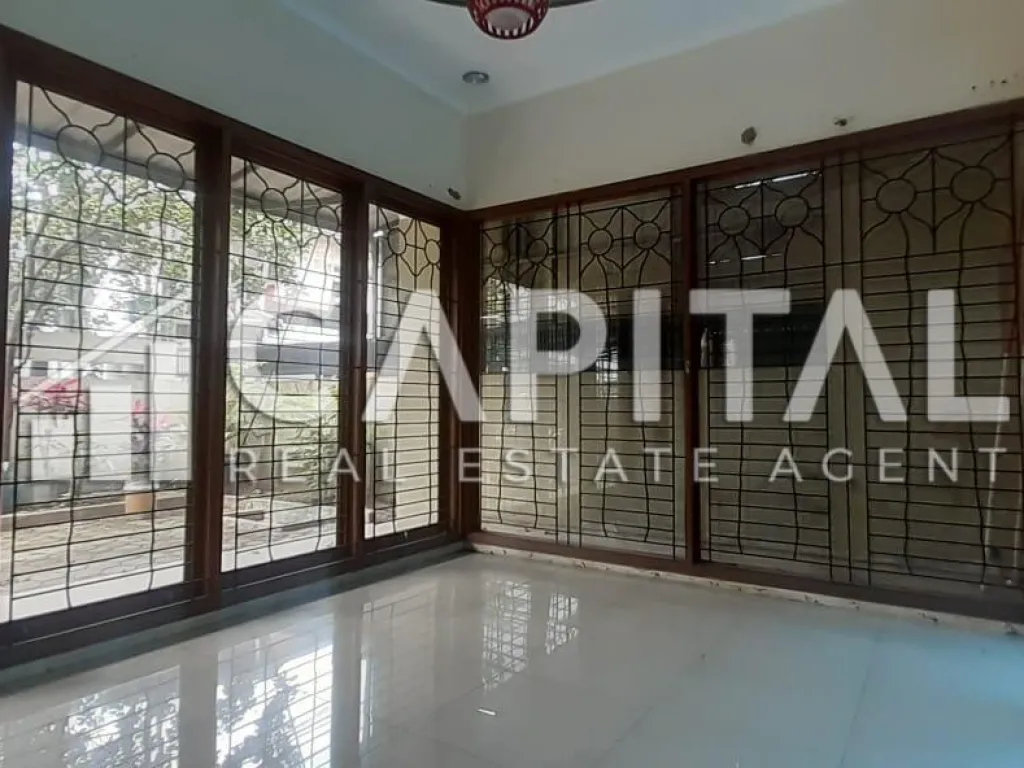 Jual cepat rumah bagus, luas, asri dan siap huni di Buahbatu Bandung | iklanova.com