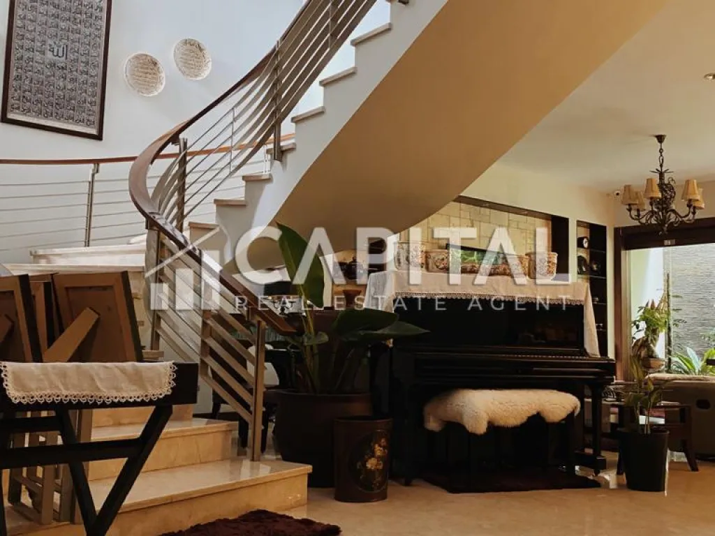 Jual cepat rumah mewah karya arsitek Harold di Setra Indah Bandung | iklanova.com