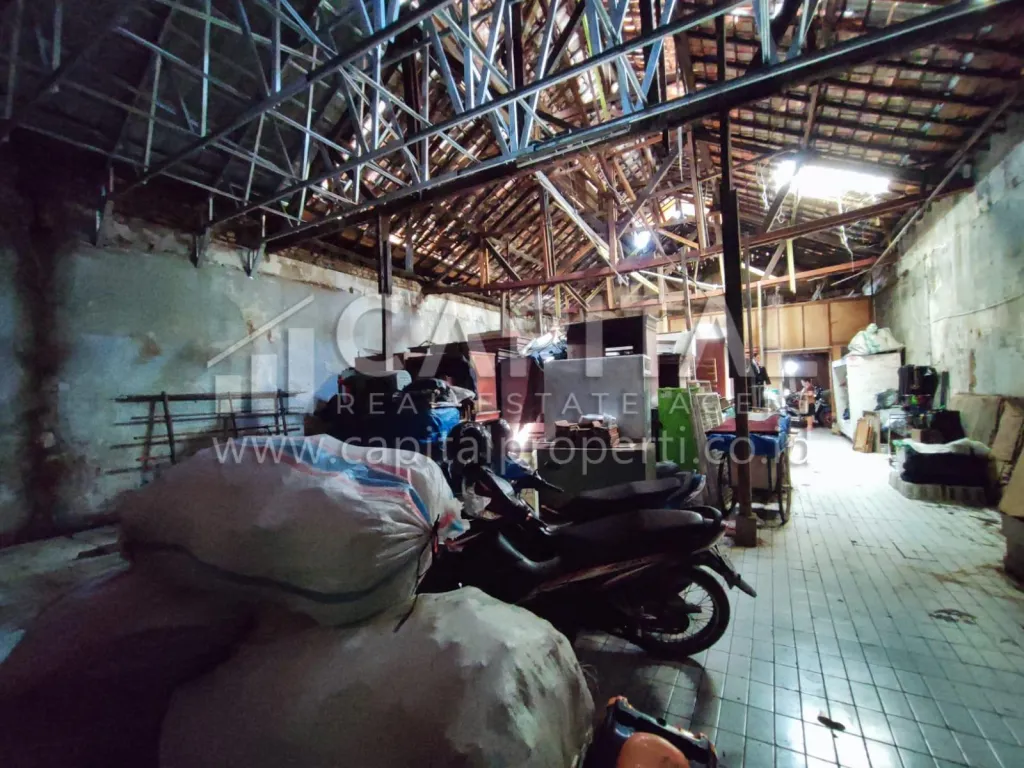 Jual cepat rumah tua di mainroad Asia Afrika Bandung | iklanova.com