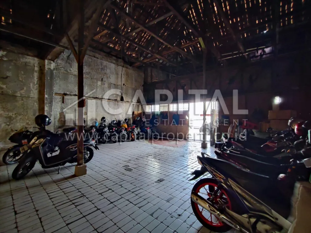 Jual cepat rumah tua di mainroad Asia Afrika Bandung | iklanova.com