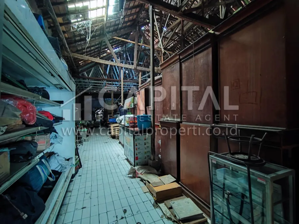 Jual cepat rumah tua di mainroad Asia Afrika Bandung | iklanova.com