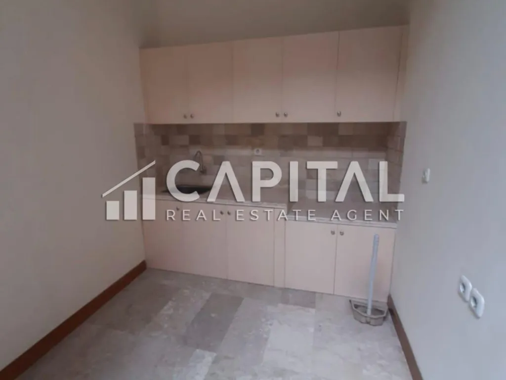 Jual gedung strategis 3 lantai di Jalan Sangkuriang Cimahi | iklanova.com