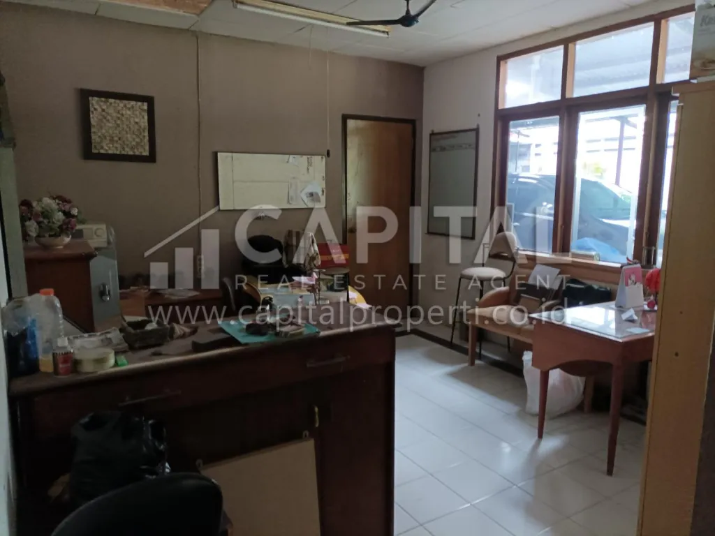 Jual gudang dan kantor strategis di Gunung Batu dekat Tol Pasteur Bandung | iklanova.com