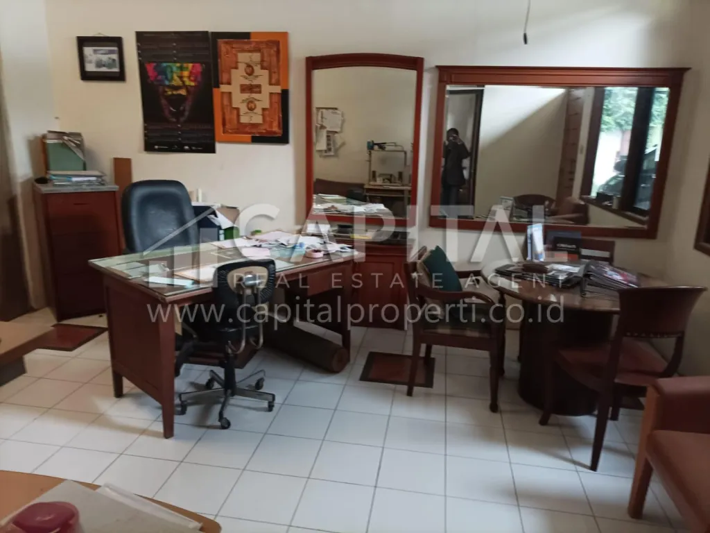Jual gudang dan kantor strategis di Gunung Batu dekat Tol Pasteur Bandung | iklanova.com