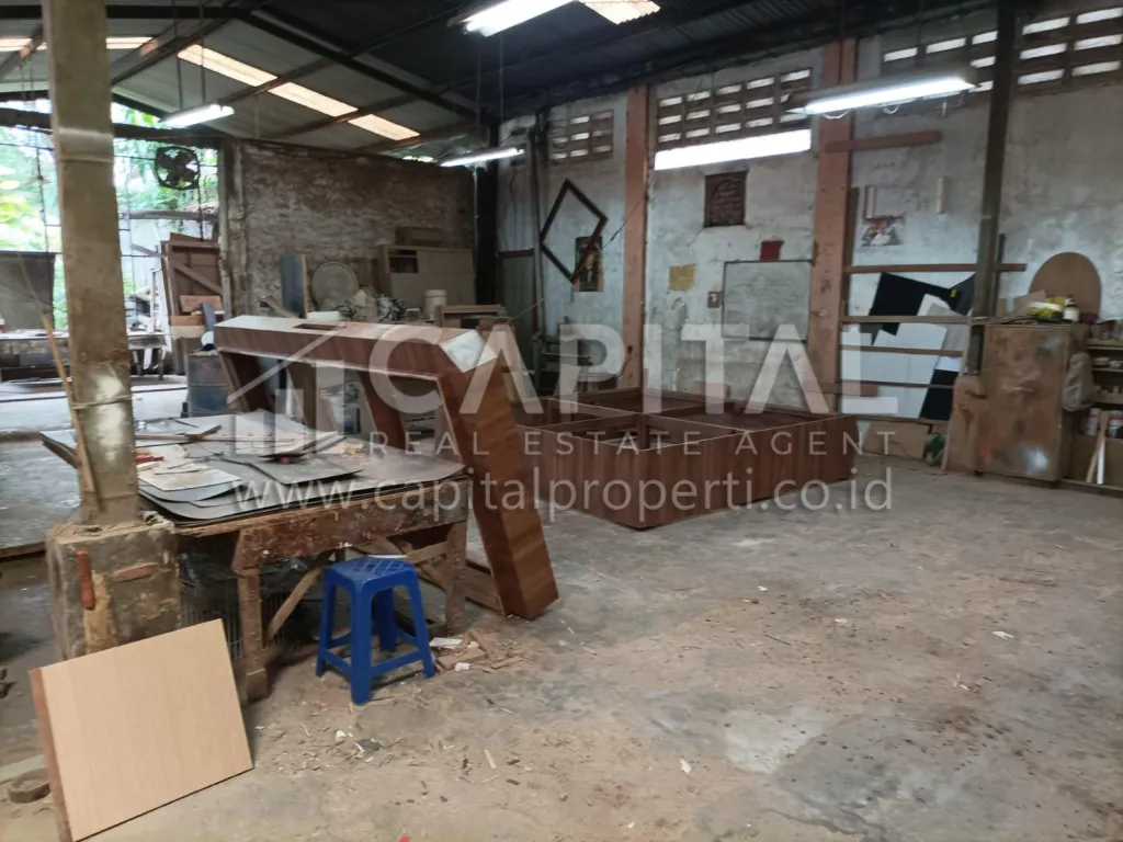 Jual gudang dan kantor strategis di Gunung Batu dekat Tol Pasteur Bandung | iklanova.com