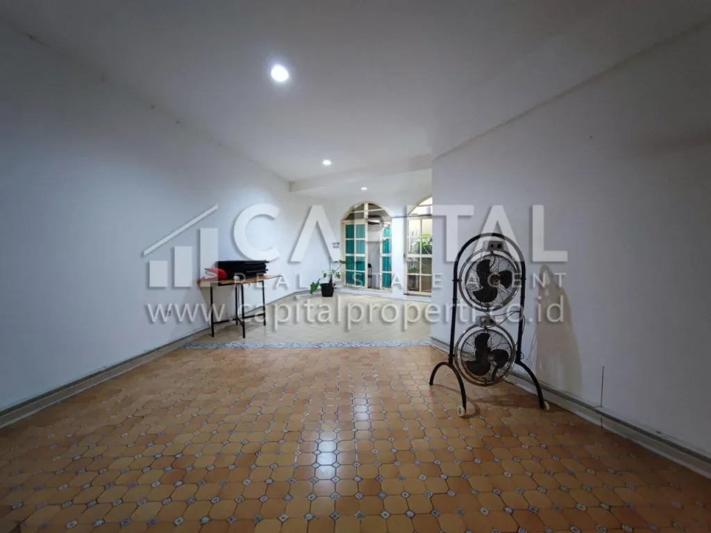 Jual ruang usaha di mainroad Riau Bandung | iklanova.com