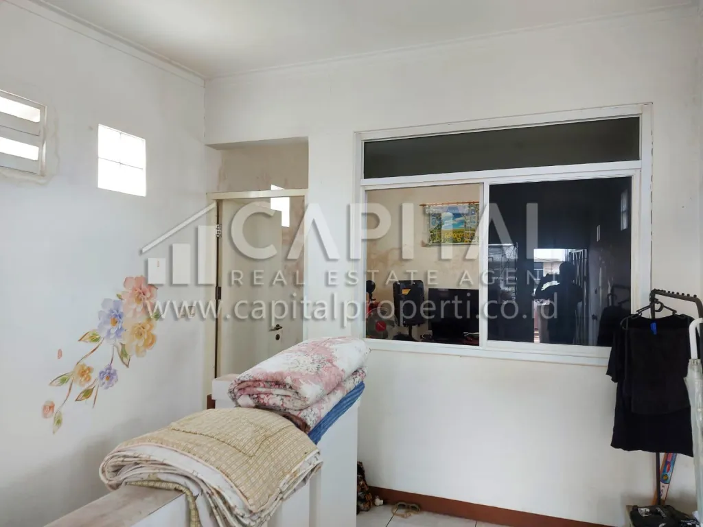 Jual ruko 2.5 lantai strategis di mainroad Sudirman Bandung | iklanova.com