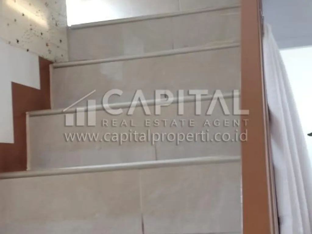 Jual ruko 2.5 lantai strategis di mainroad Sudirman Bandung | iklanova.com