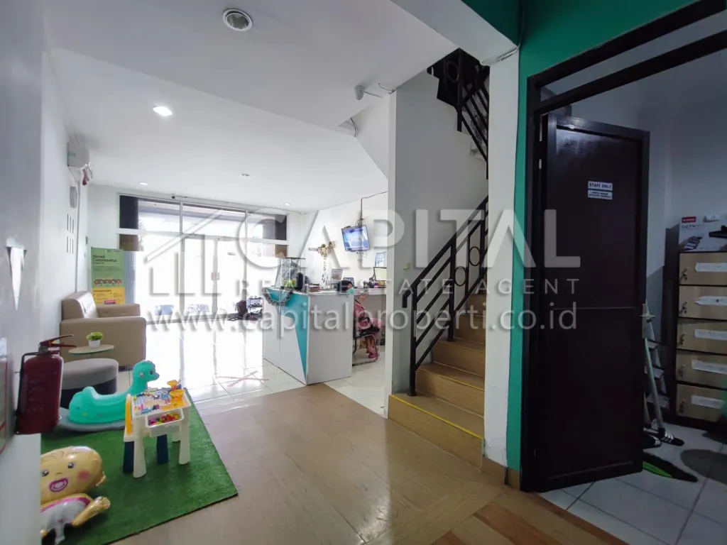 Jual ruko strategis 2.5 lantai di Surapati Core Cicaheum Bandung | iklanova.com