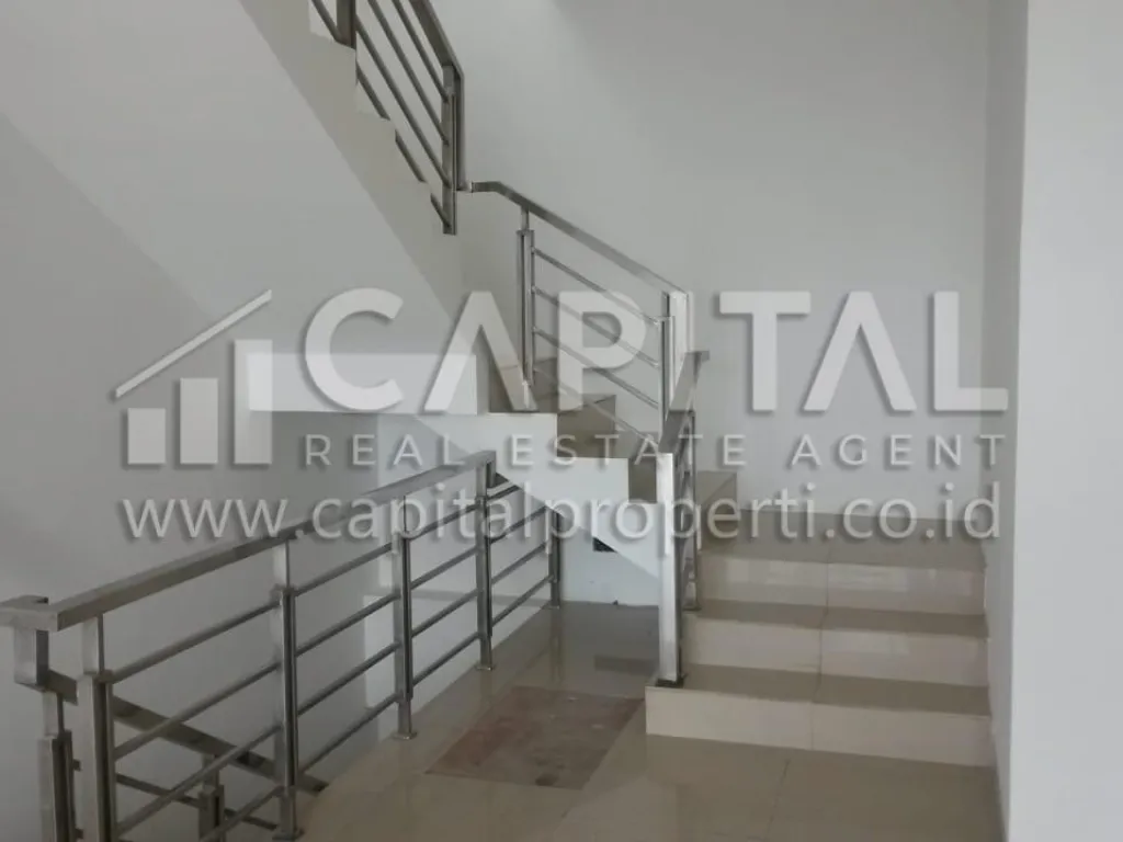 Jual ruko strategis 3.5 lantai di Surya Sumantri Bandung Kota | iklanova.com