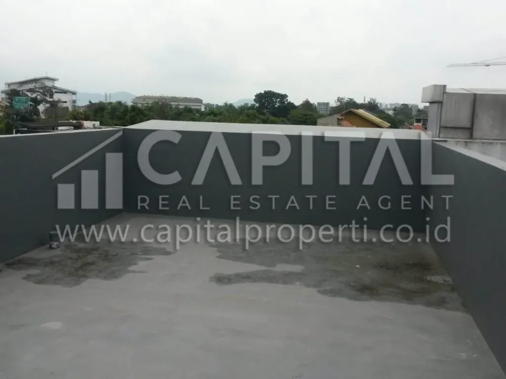 Jual ruko strategis 3.5 lantai di Surya Sumantri Bandung Kota | iklanova.com