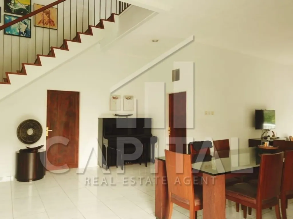Jual rumah 2 lantai bagus, asri dan terawat di Gegerkalong Bandung | iklanova.com