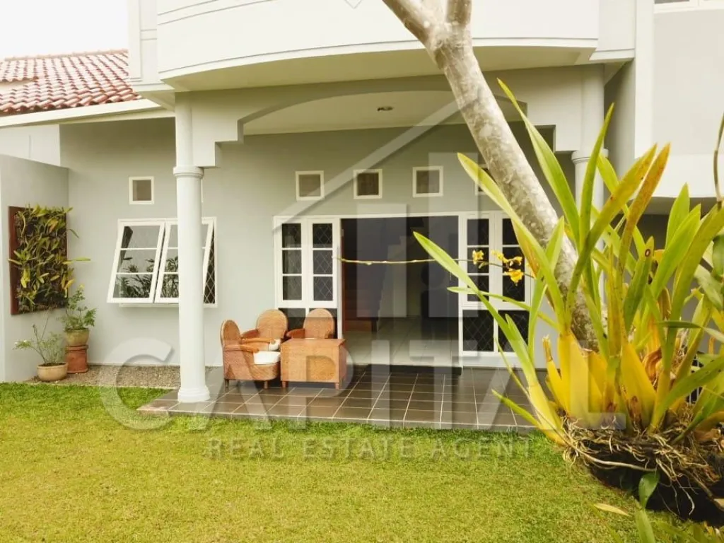 Jual rumah 2 lantai bagus, asri dan terawat di Gegerkalong Bandung | iklanova.com