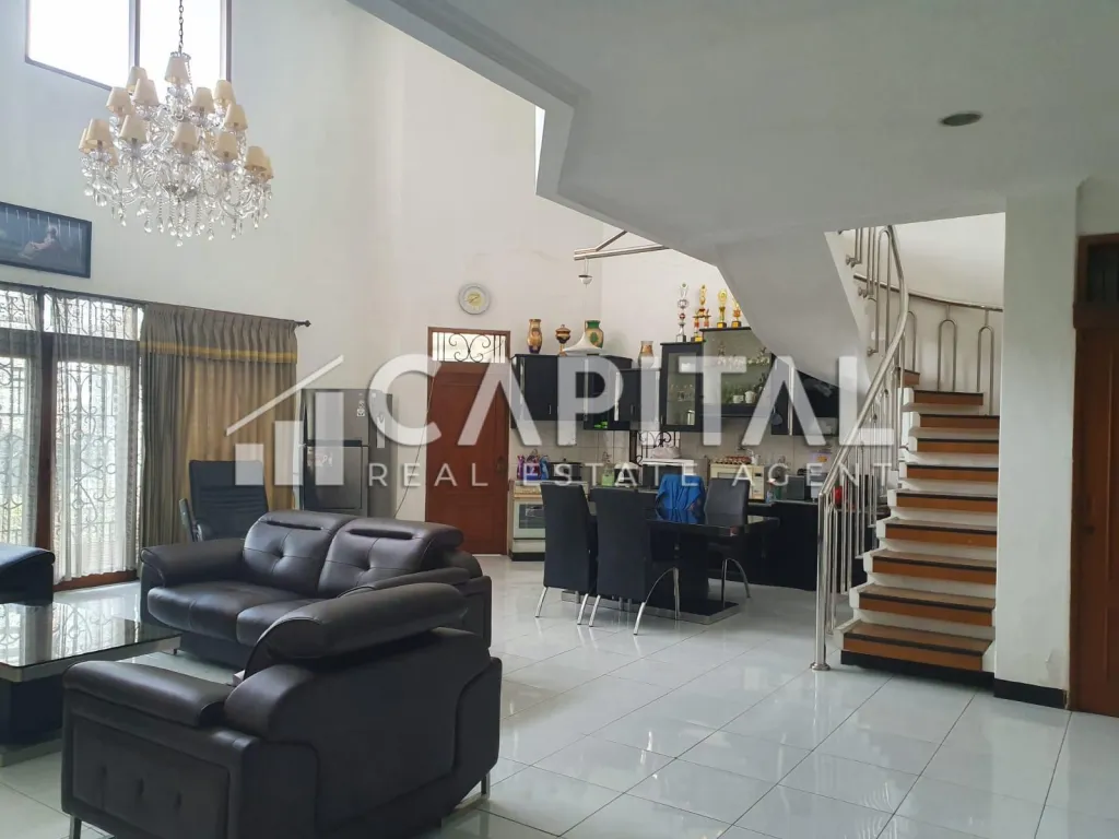 Jual rumah 2 lantai daerah Kembar Mas | iklanova.com