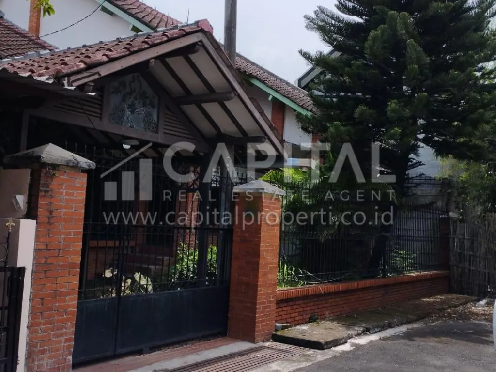 Jual rumah 2 lantai di area Doktor Cipto Bandung | iklanova.com