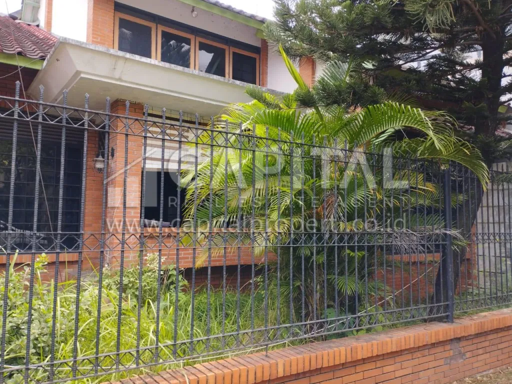 Jual rumah 2 lantai di area Doktor Cipto Bandung | iklanova.com