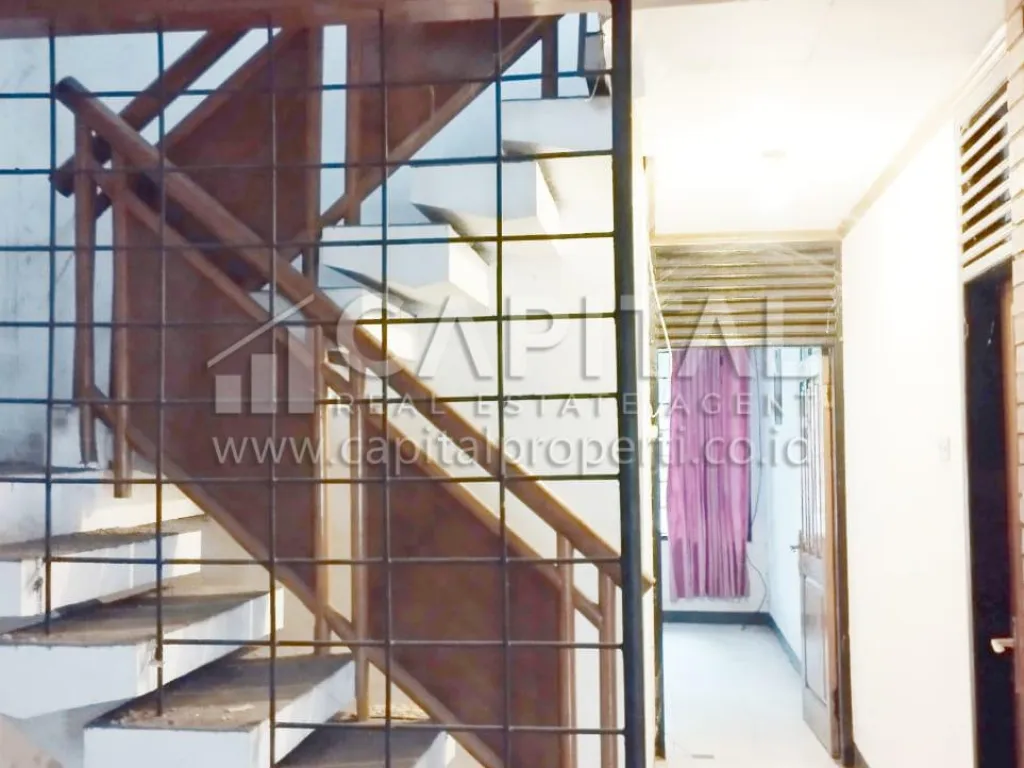 Jual rumah 2 lantai di area Doktor Cipto Bandung | iklanova.com