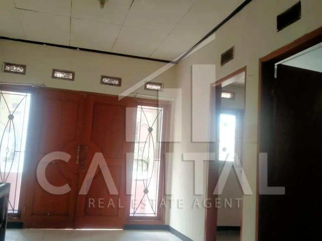 Jual rumah 2 lantai di Sarijadi Bandung | iklanova.com