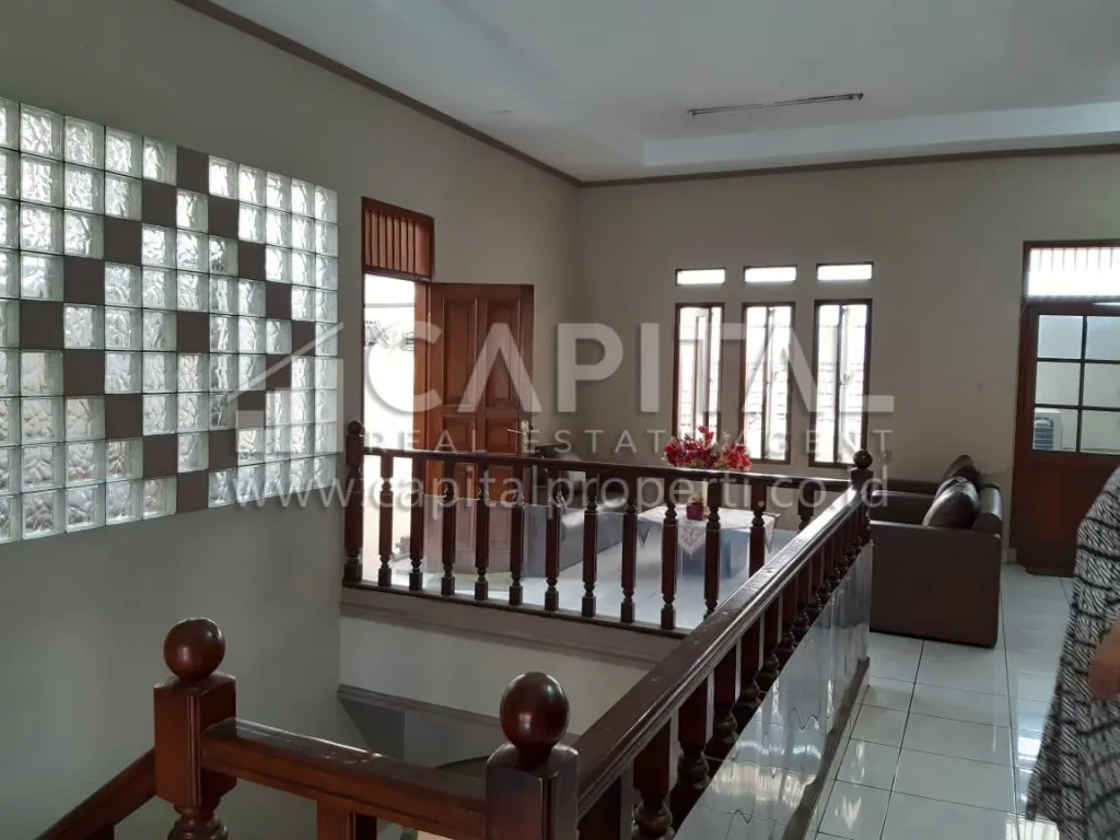 Jual rumah 2 lantai di Tangkot Joglo Jakarta Barat | iklanova.com