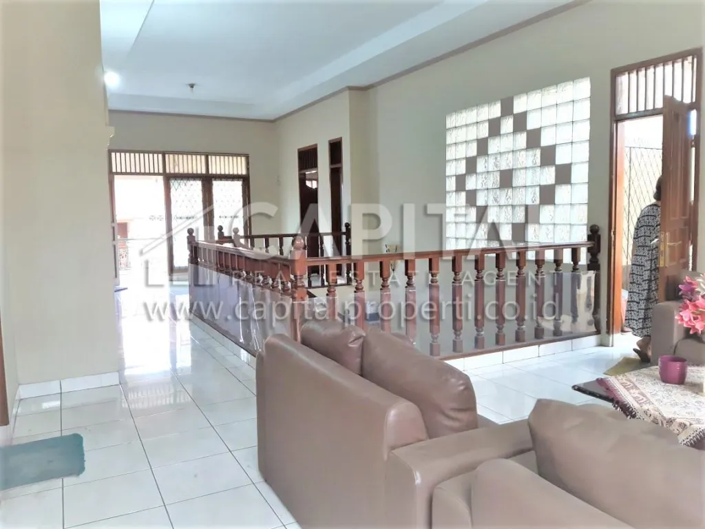 Jual rumah 2 lantai di Tangkot Joglo Jakarta Barat | iklanova.com