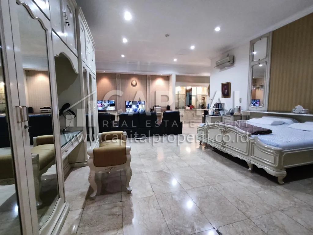 Jual rumah 2 lantai sangat strategis di area Merdeka Bandung | iklanova.com