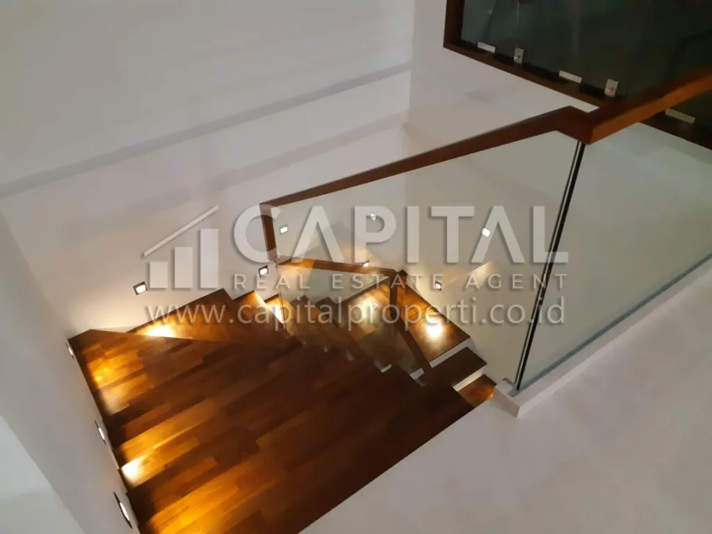 Jual rumah 2 lantai siap huni di Taman Sakura Pasirkoja Bandung Kota | iklanova.com