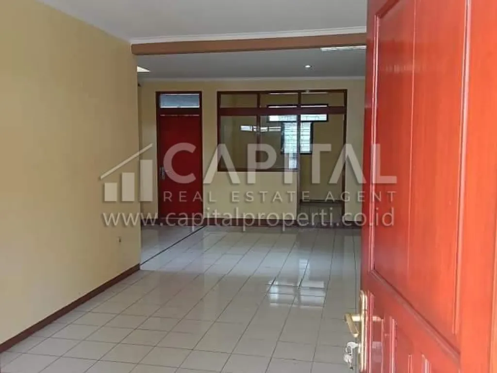 Jual rumah 2 lantai strategis di sayap Burangrang bandung | iklanova.com