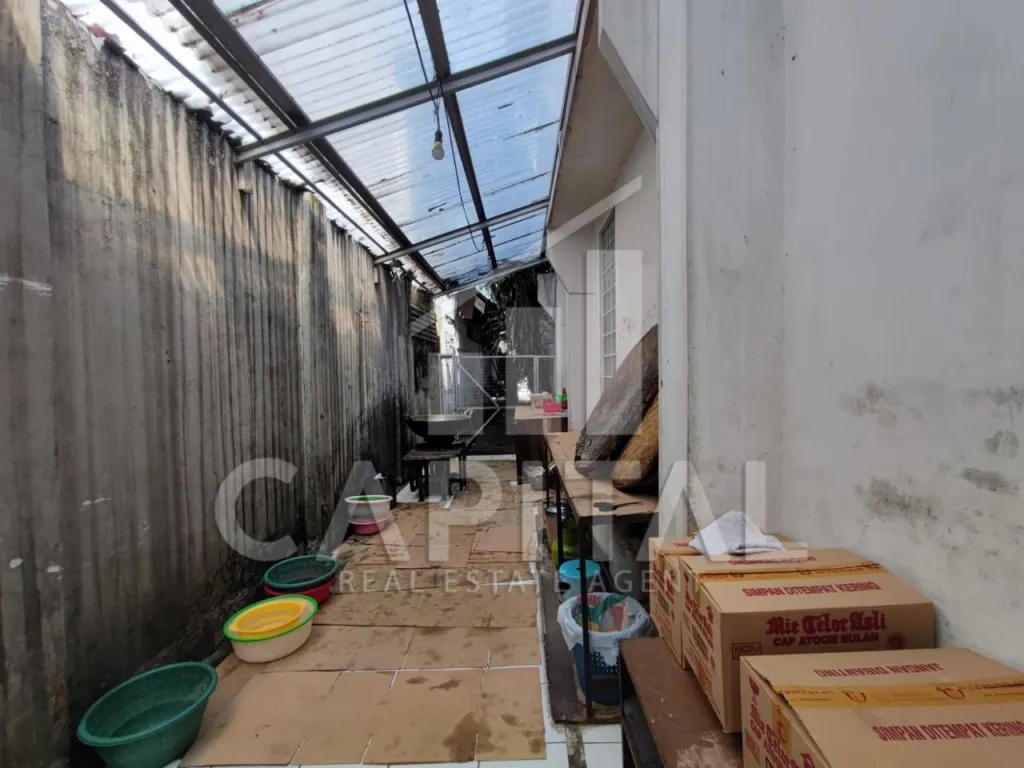 Jual rumah 2.5 lantai di Gandapura sayap Riau Bandung | iklanova.com