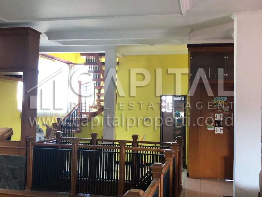 Jual rumah 3 lantai di area Cipamokolan Soekarno hatta | iklanova.com