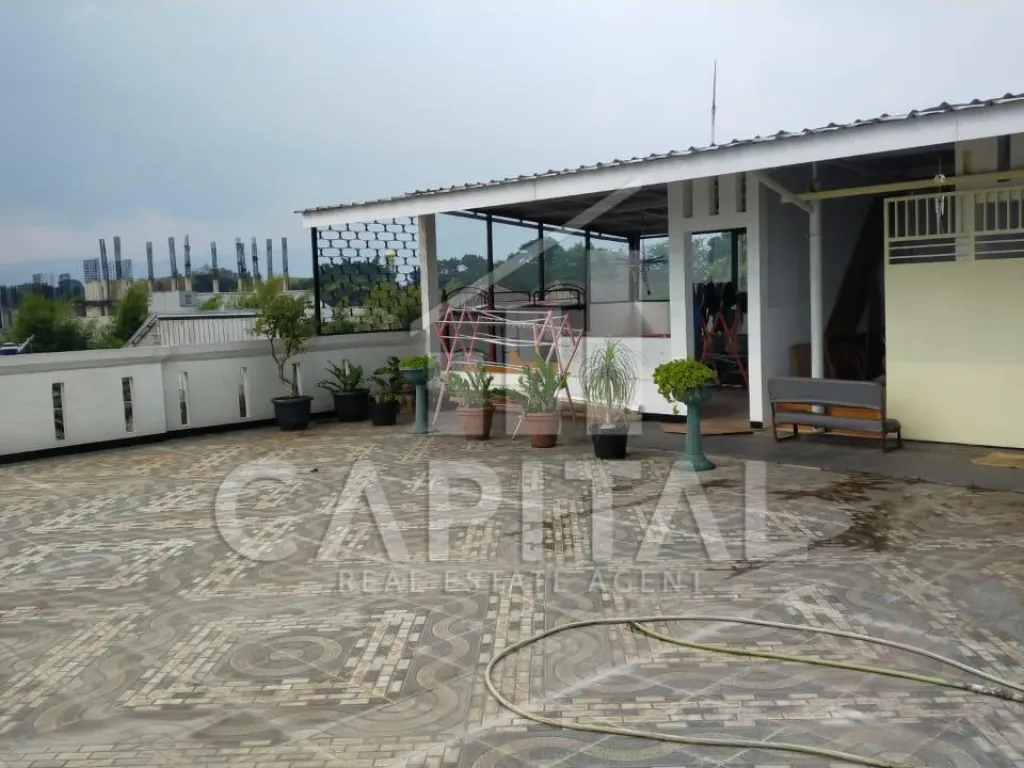 Jual rumah 3 lantai di Kembar Mas Bandung | iklanova.com