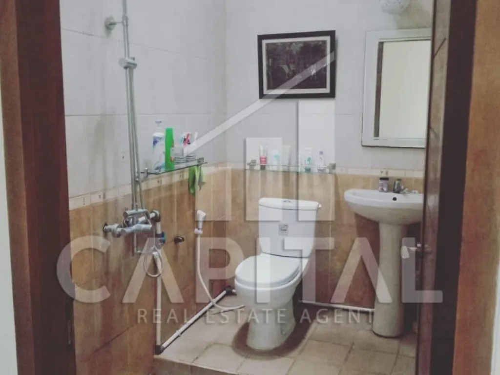 Jual rumah 3 lantai di Sarijadi Bandung | iklanova.com