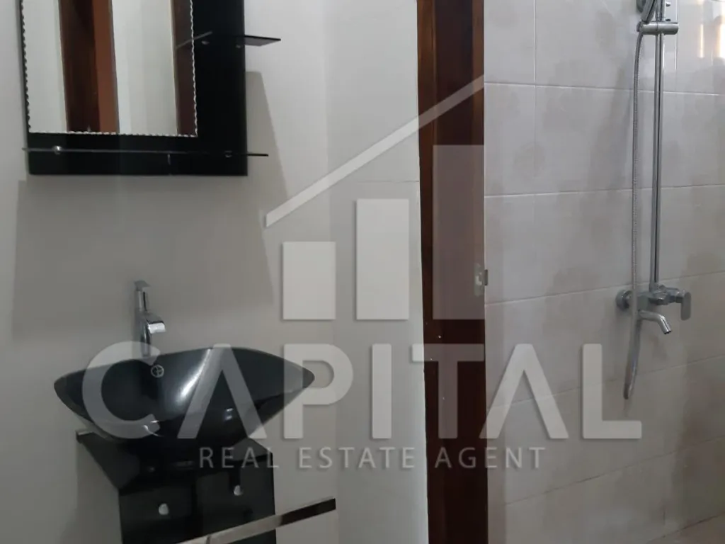 Jual rumah 3 lantai di Setraduta Bandung | iklanova.com