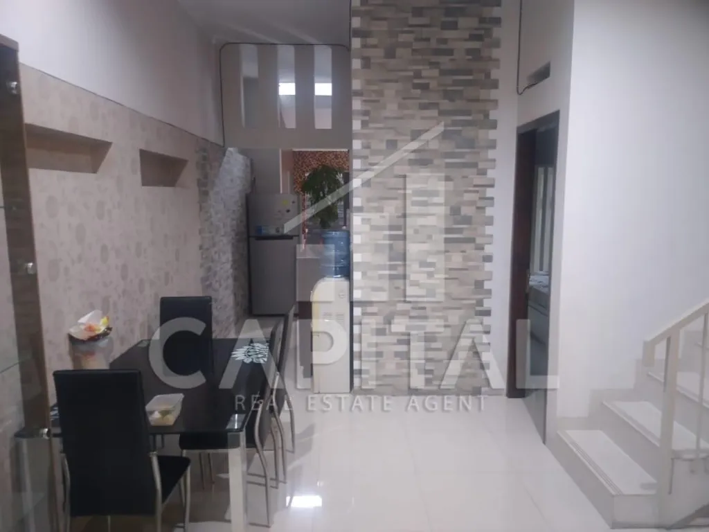 Jual rumah 3 lantai di Setraduta Bandung | iklanova.com