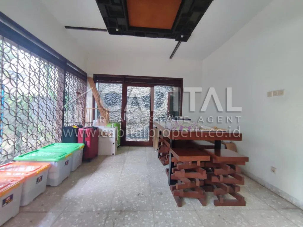 Jual rumah asri di Jalan Tampomas area Gatot Subroto Bandung Kota | iklanova.com