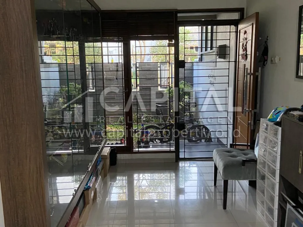 Jual rumah bagus di Taman Holis Indah 1 Bandung | iklanova.com