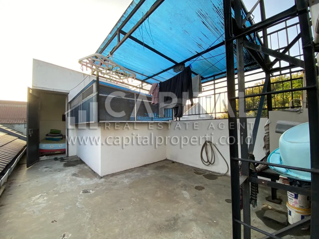 Jual rumah bagus di Taman Holis Indah 1 Bandung | iklanova.com