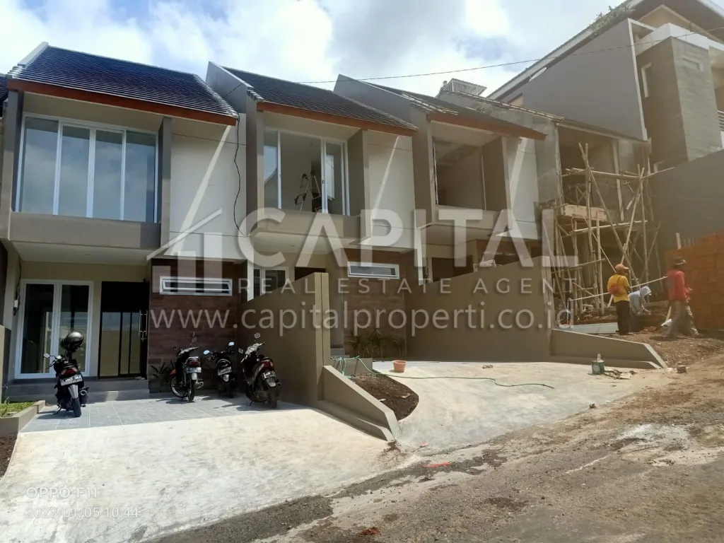 Jual rumah baru 2 lantai di mainroad Ciwaruga Bandung | iklanova.com